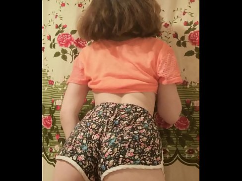 ❤️ Sexy na batang babe na hinuhubad ang kanyang shorts sa camera ❤❌ super sex sa amin ️❤