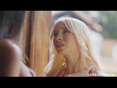 ❤️ Umuwi si Girl pagkalipas ng ilang buwan at kinain niya ang puki ng kanyang madrasta ❤❌ super sex sa amin ️❤