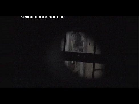 ❤️ Si Blondie ay lihim na nakunan ng video ng isang voyeur ng kapitbahayan na nakatago sa likod ng mga guwang na brick ❤❌ super sex sa amin ️❤