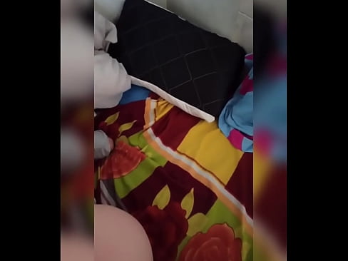 ❤️ Nag-iisa ang kasama ko sa bahay dahil nagbabakasyon ang kanyang asawa at sinasamantala ko ang pagkakataon na sipain siya at punuin ng gatas ang kanyang puwet. ❤❌ super sex sa amin ️❤